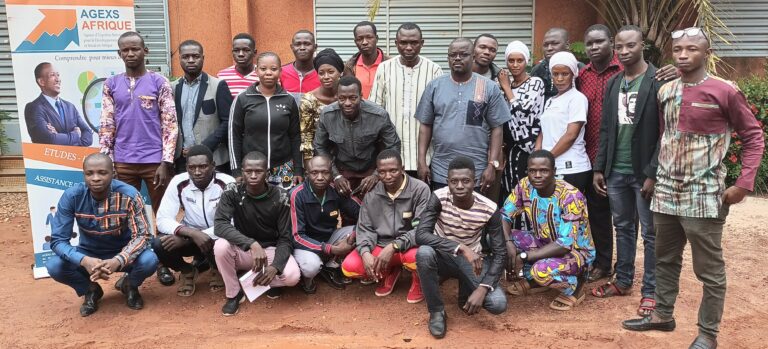 (Bobo-Dioulasso, 02 septembre 2022) – Etude de perception de la sécurité et de la gestion des frontières par les communautés vivant le long des frontières cibles, les autorités administratives et les forces de sécurité des localités frontalières, les structures nationales en charge de la sécurité et de la gestion des frontières des régions des Hauts-Bassins et des Cascades : Formation des agents enquêteurs.