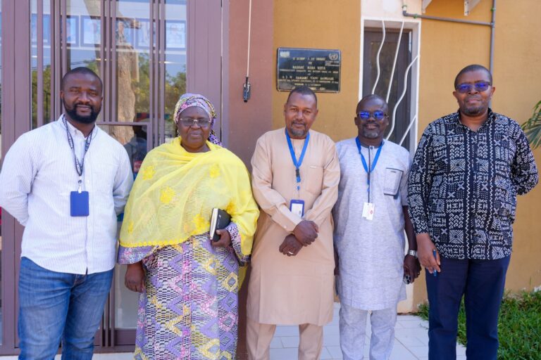 (Niamey, le 𝟓 novembre 𝟐𝟎𝟐𝟓) – Evaluation finale du « Projet transfrontalier d’appui au renforcement de la sécurité communautaire, à la gestion et la prévention des conflits liés à la transhumance et la gestion des ressources naturelles au Bénin et au Niger » : le cabinet AGEXS Afrique a été reçu par le Coordonnateur résident du Secrétariat du Fonds des Nations Unies pour la consolidation de la paix.